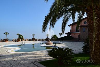 3 LOCALI A TORTORETO