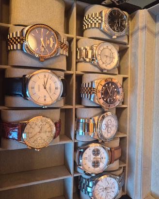 Cofanetto com 9 orologi 