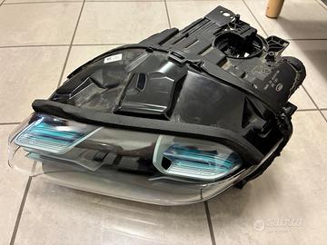 Faro anteriore sinistr Matrix PDLS+ Porsche Taycan