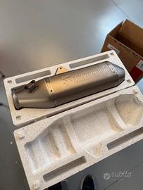 AKRAPOVIC 690 Enduro SMC-R dal 2026