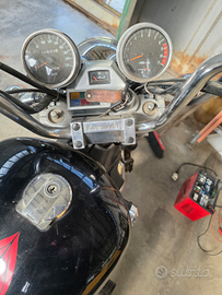 Moto kawasaki vn750 twin
