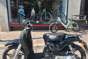 Aprilia Scarabeo 50 2T Street Nero (250)