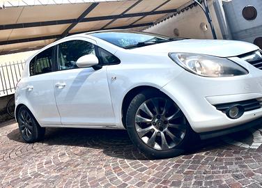 Opel corsa 1.2 gpl 5 porte