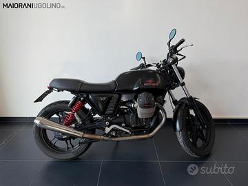 Moto Guzzi V7 stone