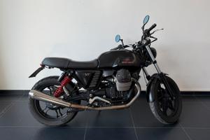 Moto Guzzi V7 stone