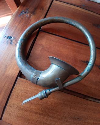 antico corno acustico 