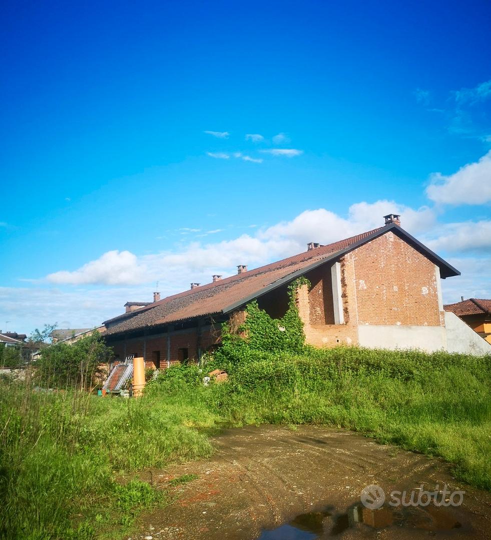 Rustico da ristrutturare con terreno - Altro