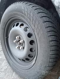 Kit cerchi gomme nokian valvole tps m+s ford R17