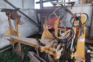 Aratro bivomere moro