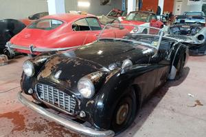 Triumph Roadster TR3 1956 da restaurare