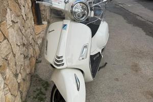 Vespa 300