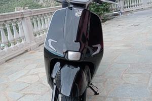 Vespa primavera sym fugue NUOVA NEOPATENTATI