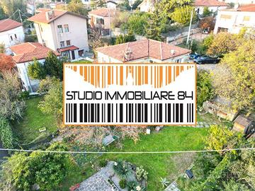 VIA GIANELLI: Trilocale in casetta con ampio giard