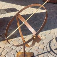 Meridiana armillare da giardino in Corten + Ottone