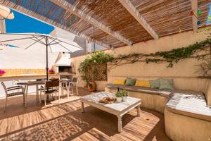 Poetto spiaggia con parcheggio e giardino