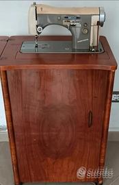 Macchina x cucire Necchi con mobile in legno