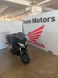 Honda Forza 750