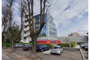 Immobile di 221 m² con più di 5 locali a Seregno