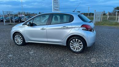 Peugeot 208 BlueHDi 75 5 porte Allure