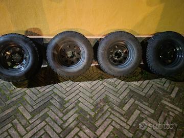 cerchi e gomme pajero  