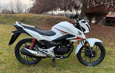 HONDA CB 125 F 2018 BIANCA TAGLiANDATA