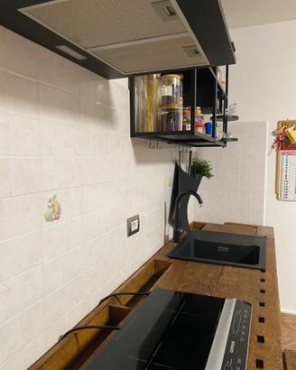 Banco falegname trasformato in mobile cucina