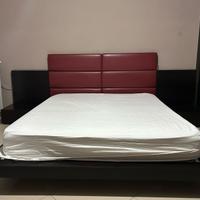 Letto matrimoniale con rete comodini e comò