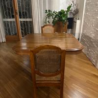 Tavolo antico in noce con 4 sedie paglia di vienna