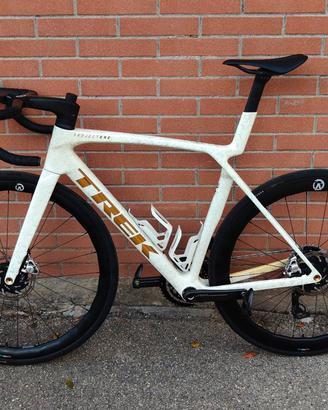 trek madone slr 2025 gen 9 