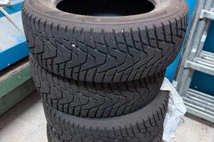 Pneumatici NUOVI Invernali Hankook 215/60 R16