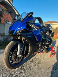 YAMAHA R1 2023 - 3000KM