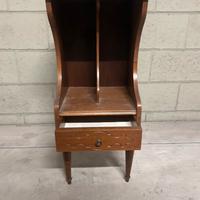 Mobiletto da ingresso per twlefono e riviste