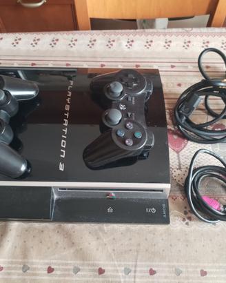 PlayStation 3 con joystick e cavi hdmi