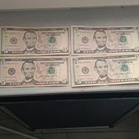 Banconote americane da 1 e 5 dollari