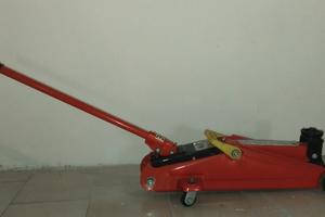 cric idraulico a carrello sollevatore auto