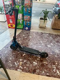 Monopattino elettrico marca: Vivo