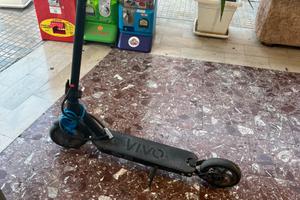 Monopattino elettrico marca: Vivo