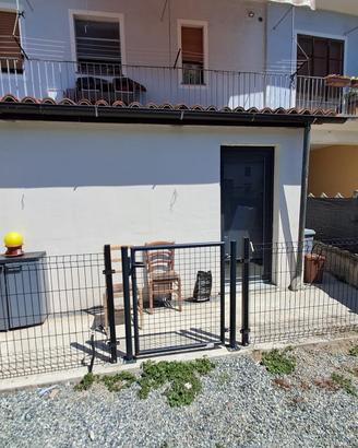 Rete da giardino con cancello
