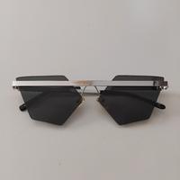 Occhiali da sole a gatta MYO Abacus nero argento