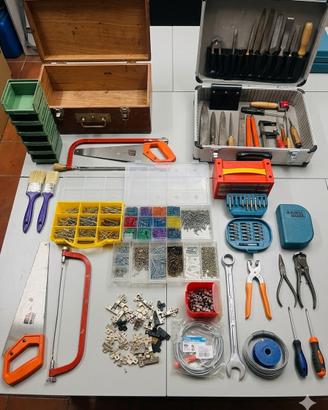 Lotto attrezzi per fai da te e ferramenta