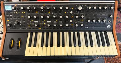 Moog Sub 37 come nuovo – con custodia originale