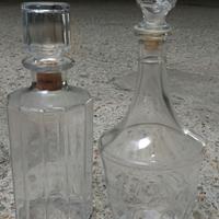 Vecchia coppia bottiglie in vetro