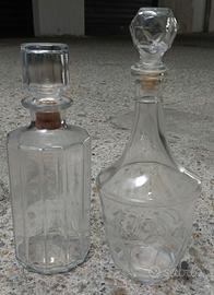 Vecchia coppia bottiglie in vetro