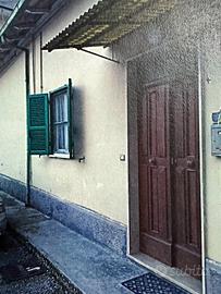 Casa singola con magazzino