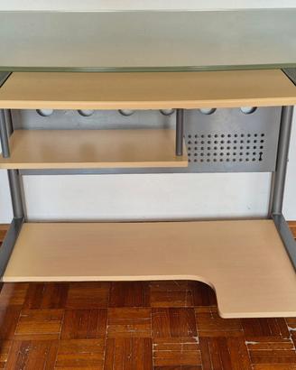 Scrivania pc in discrete condizioni