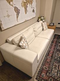 Divano in pelle bianca