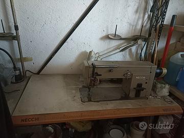  
Macchina da cucire rasafilo