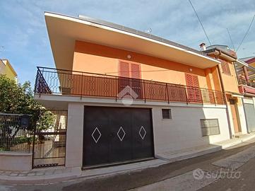 CASA INDIPENDENTE A CASSANO DELLE MURGE