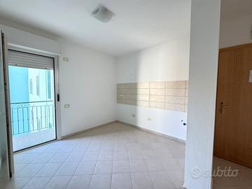 Pari al NUOVO, Bivano con Balcone e P.Auto