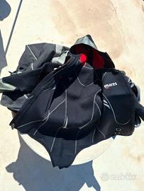 Muta due pezzi Sub Mares 5 compresa di accessori.